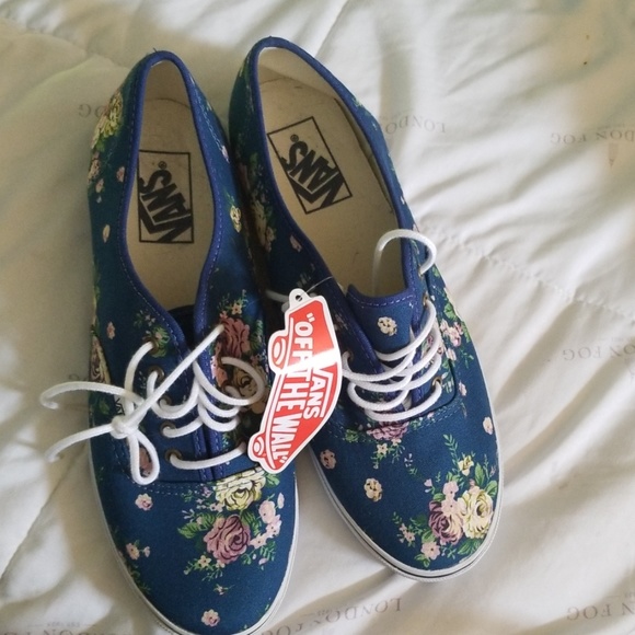 Floral Van's - Picture 1 of 4